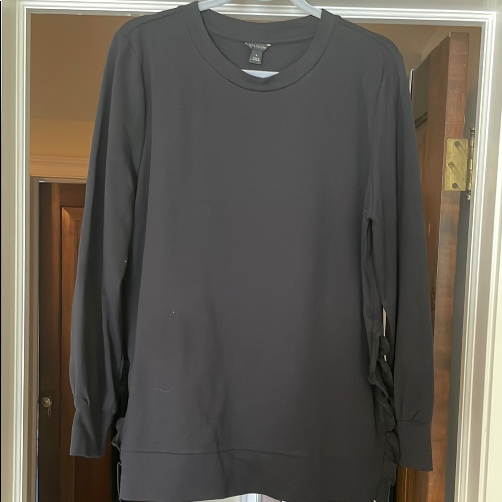 Black Long Sleeve Top-Sweatshirt Fabric w/Ruffles
